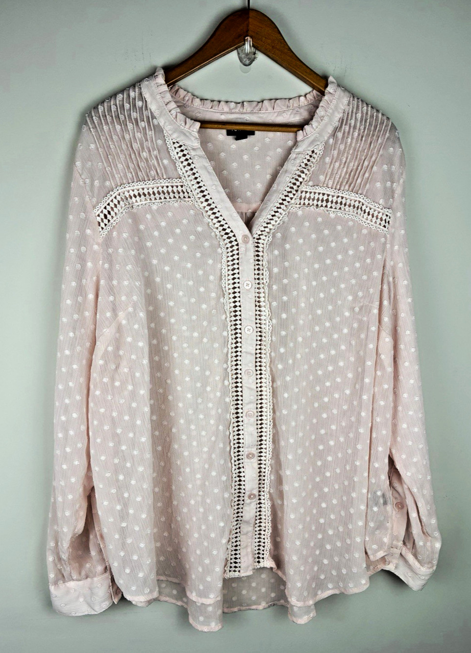 Torrid Size 3 Blush Pink Swiss Dot Lace Trim Romantic Boho Button Up Blouse